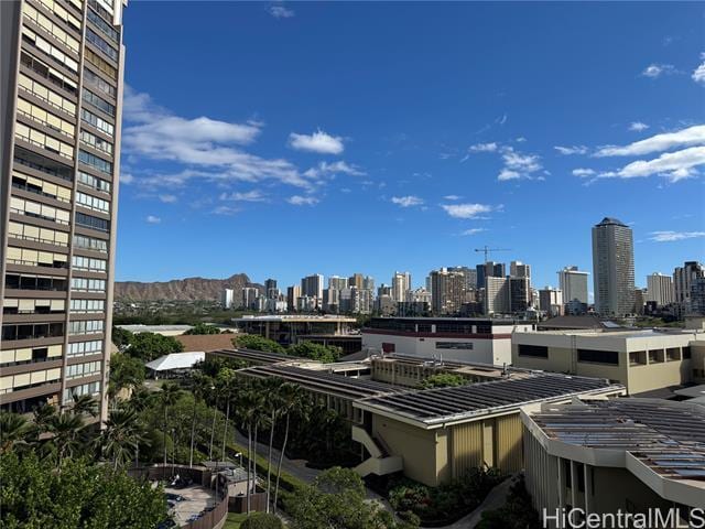 Building Photo - 581 Kamoku St