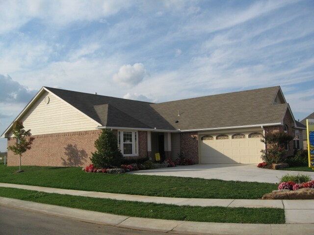 Primary Photo - 12221 Biltmore Dr