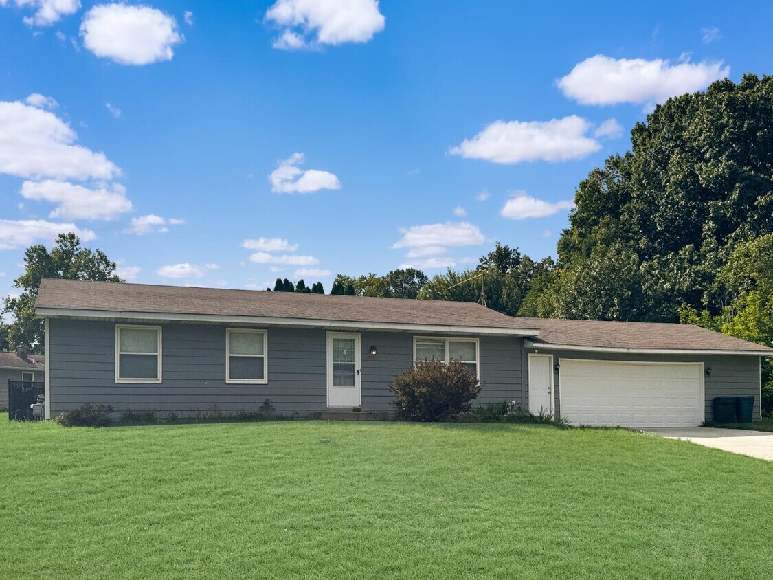Foto principal - 5573 Rockbluff Dr NE