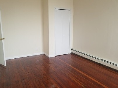 Building Photo - 579 West Side Ave