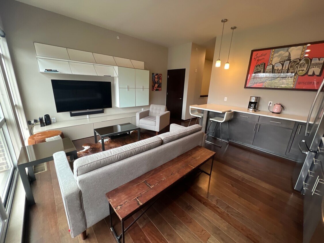 Foto principal - 801 E Mifflin St