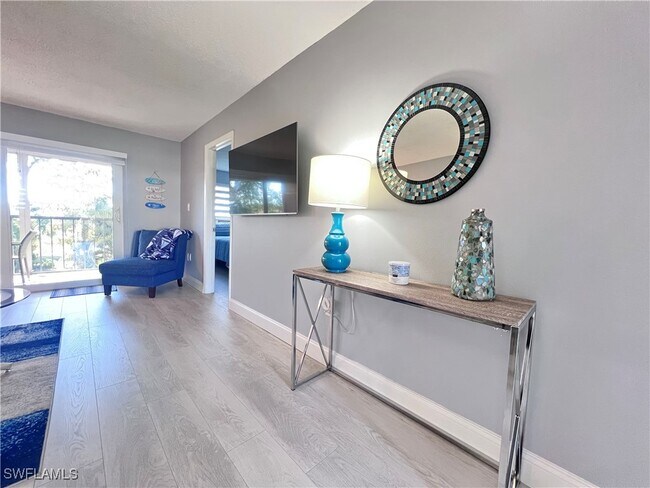 Foto del edificio - 400 Forest Lakes Blvd