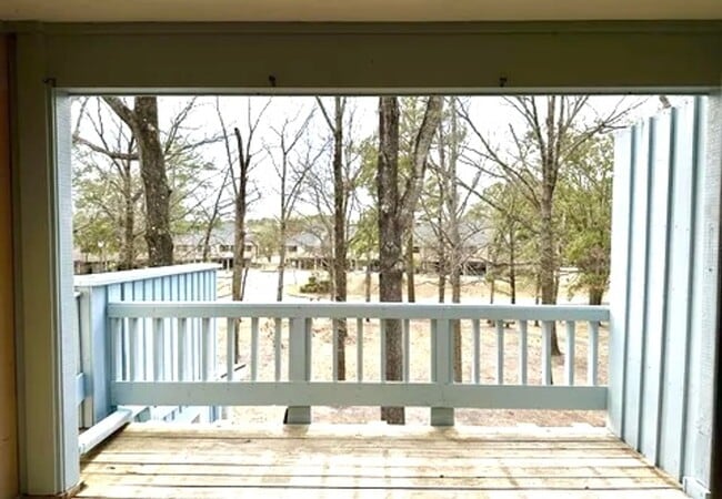 Building Photo - Lovely Studio in Gated Community Utilities Included