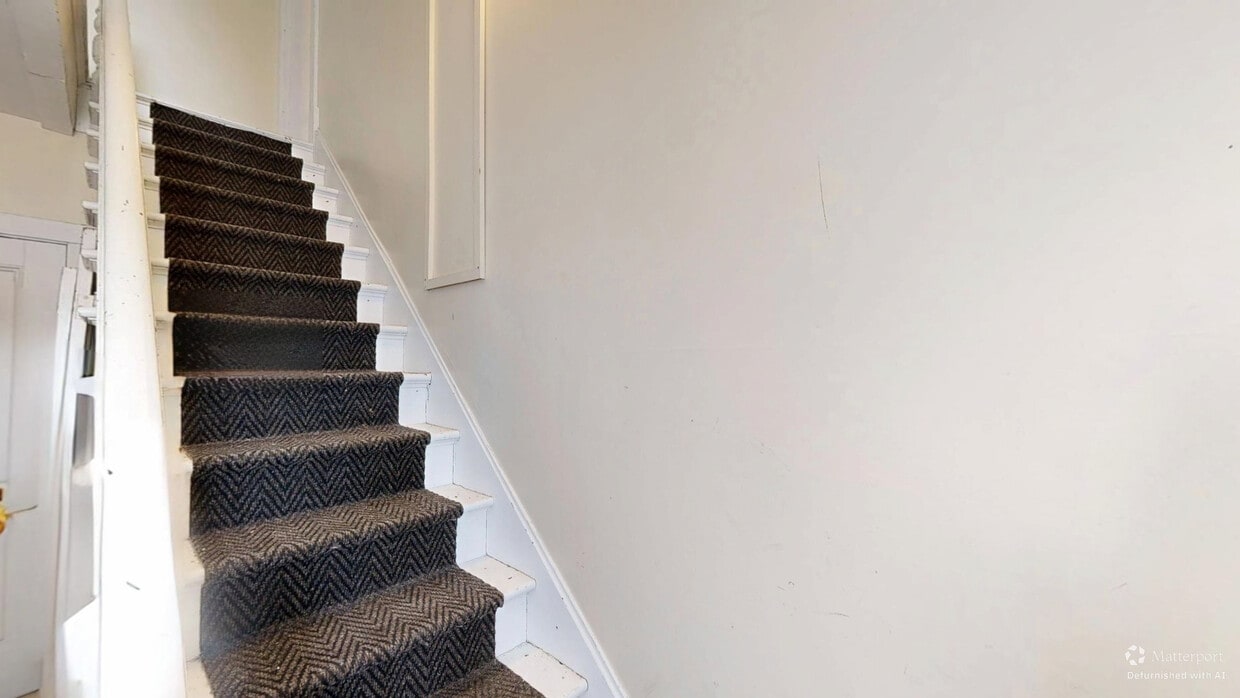 Photo - 56 Drew St Apartments