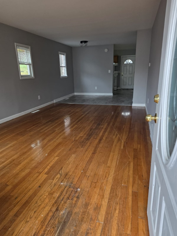 Building Photo - 40 Whitewood Rd