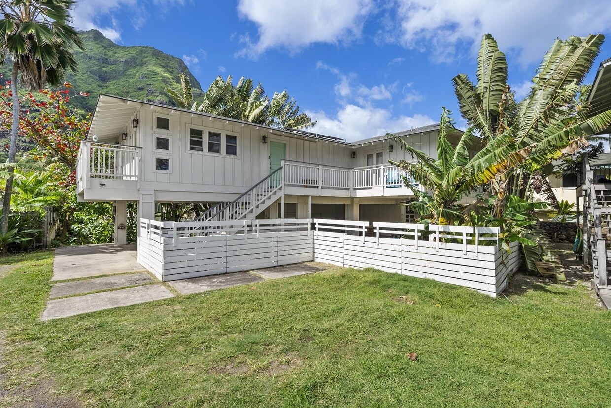 Tranquil Home Near Beach, Lanais, & Kualoa... House Rental in Kaaawa