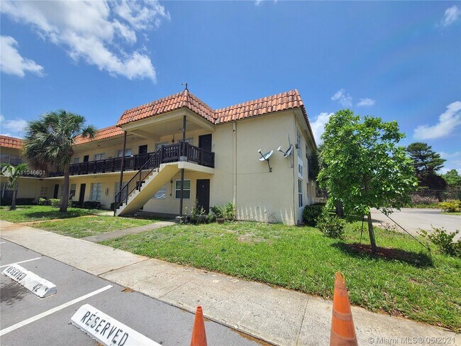 Foto del edificio - 1333 S Dixie Hwy