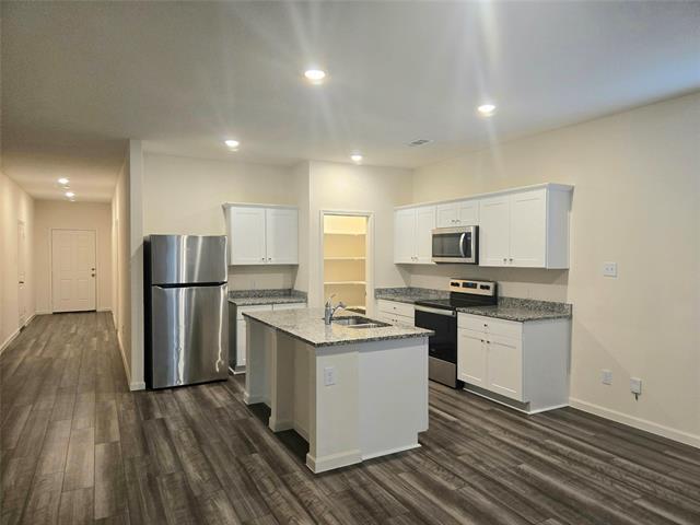Building Photo - 1825 Sandlin Dr