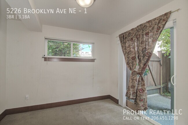 Foto del edificio - 5226 Brooklyn Ave NE