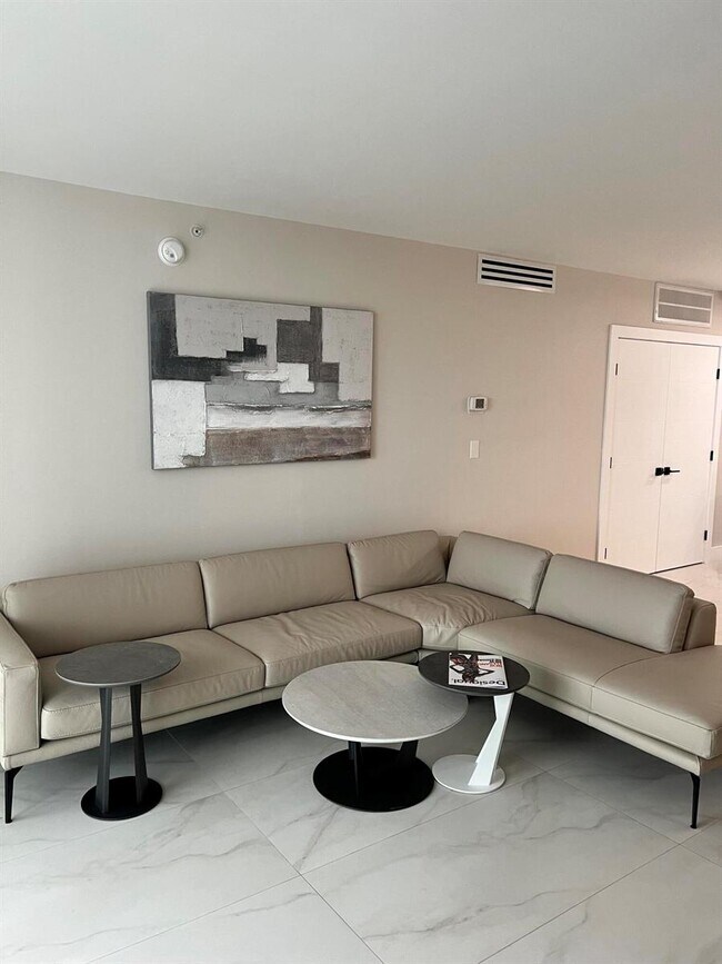 Foto del edificio - 3001 S Ocean Dr