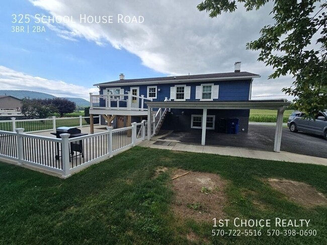 Building Photo - 325 Schoolhouse Rd