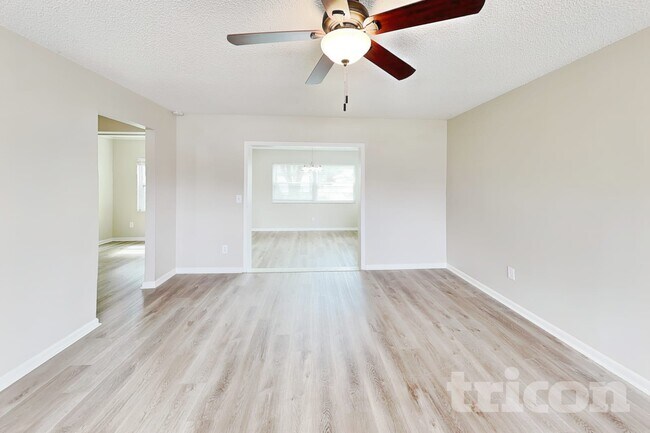 Foto del edificio - 1404 Fernwood Pl