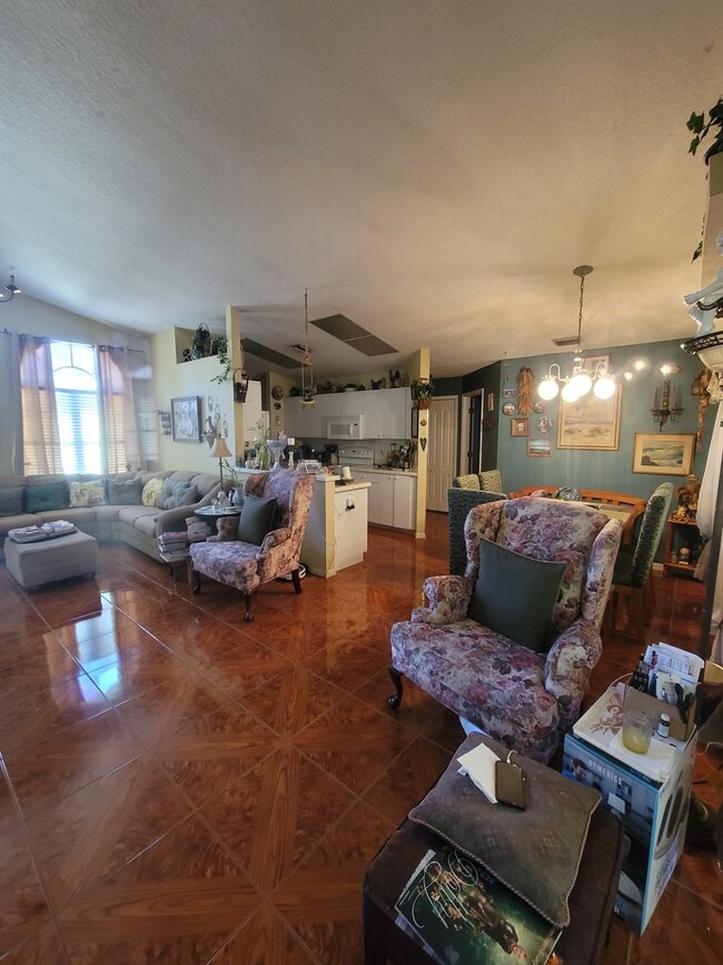 Foto del edificio - 8430 Madrid Rd