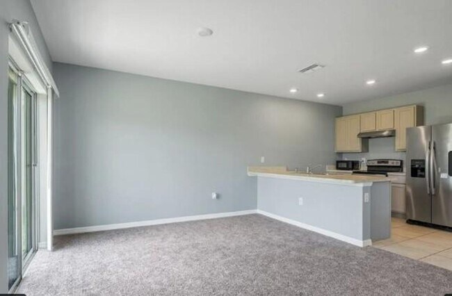 Building Photo - 345 Corso Loop