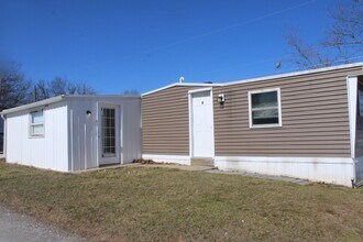 Building Photo - 450 Ridge Rd