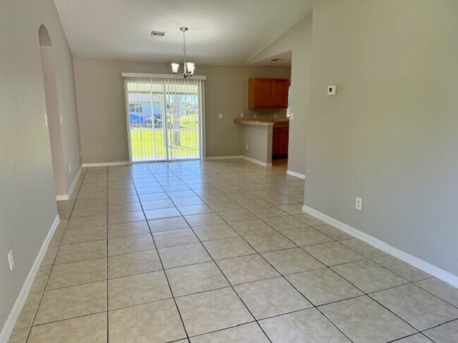Foto del edificio - 18-Month Lease at $1,425 / 12-Month Lease ...