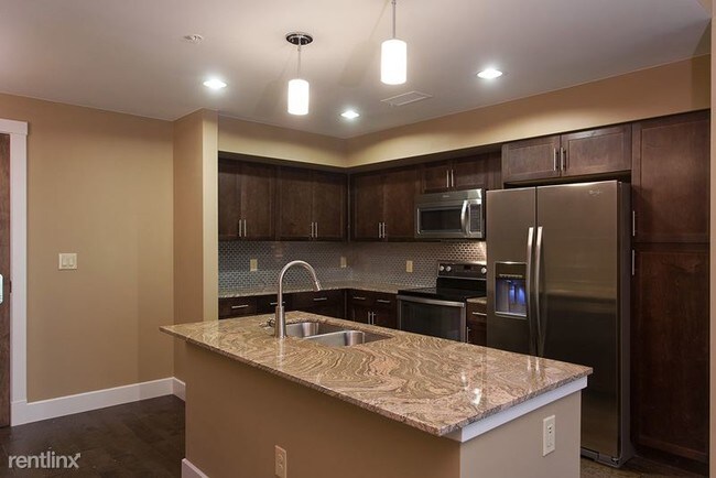 Foto del edificio - 1500 E Side Dr