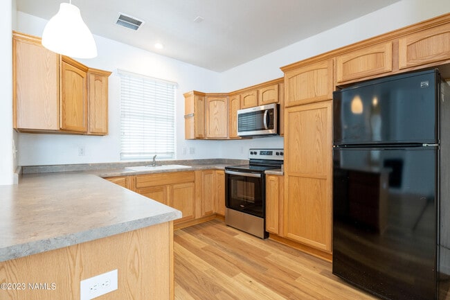 Building Photo - 2376 W Silverton Dr