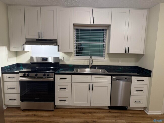 Building Photo - 3205 Delisa Cir NW