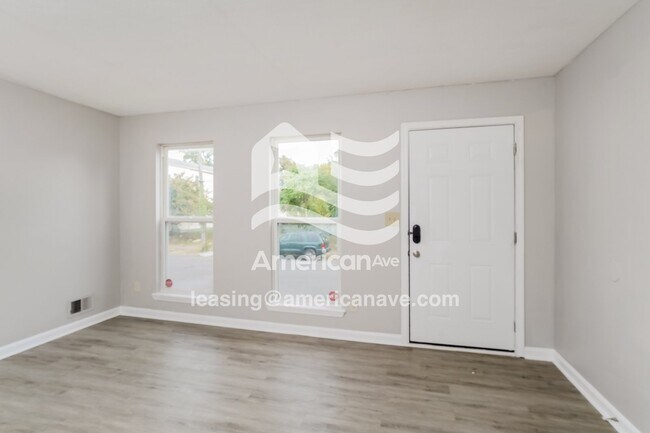 Building Photo - 2116 Griffiths Ave