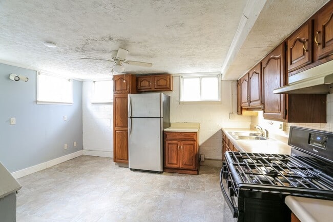 Building Photo - 2654 Avalon Pl