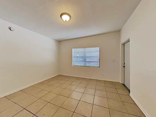 Building Photo - 1706 Rose Blvd