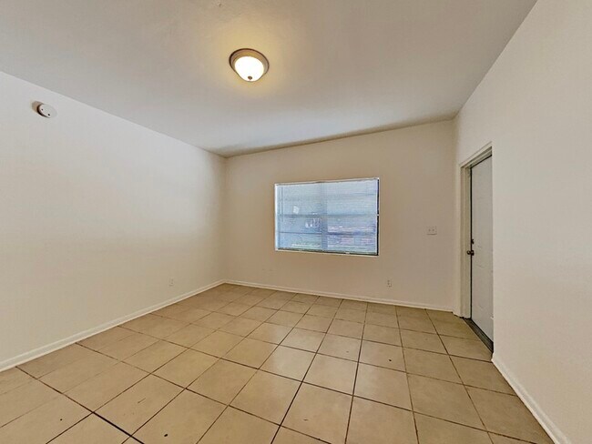 Foto del edificio - 1706 Rose Blvd