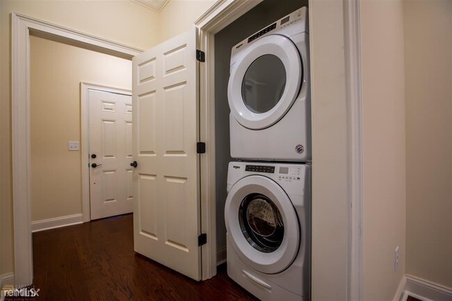 Foto del edificio - 1 br, 1 bath Condo - 1204 Village Blvd SE