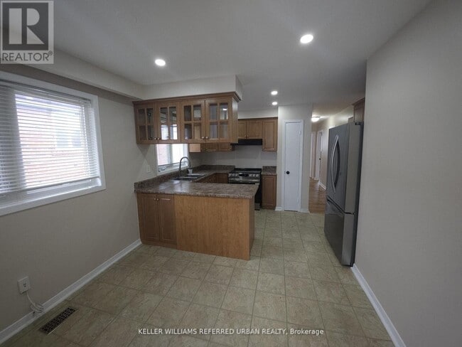 Building Photo - 30 Picaro Dr