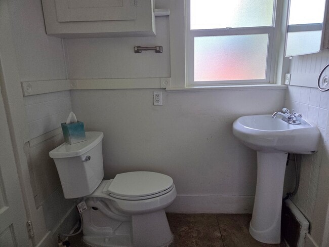 Building Photo - Spacious 4-Bedroom Home in the Heart of Kellogg