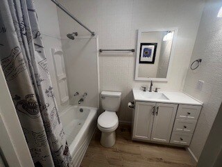 Foto del edificio - 1632 E Saint Louis Ave