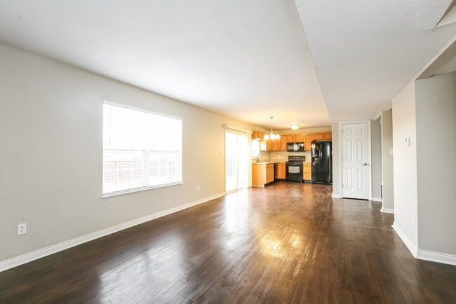 Foto del edificio - 2718 Rothe Ln