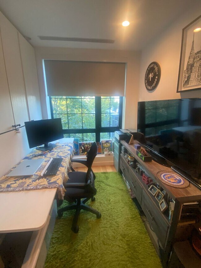 Foto del edificio - 577 Madison St