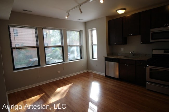 Building Photo - 6700 N Artesian Ave