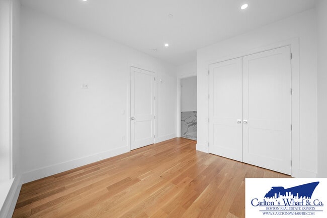 Building Photo - 218 Old Colony Ave