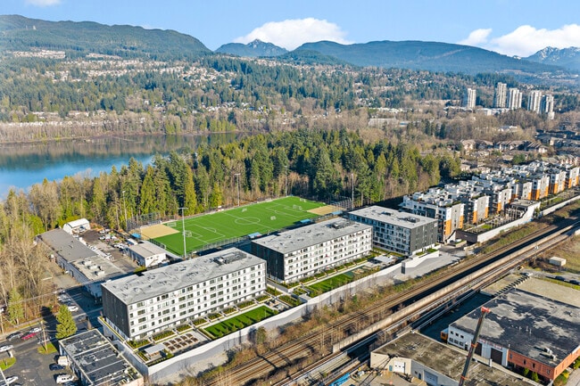 Building Photo - Beautiful 1.5 Bed 2 Bath Condo for Rent in Port Moody Centre!