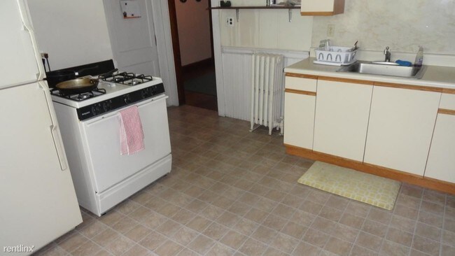 Building Photo - 2 br, 1 bath  - 484 Washington St
