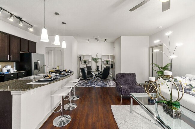 Foto del edificio - Exclusive Offer: Free Rent, No Fees, $200 ...