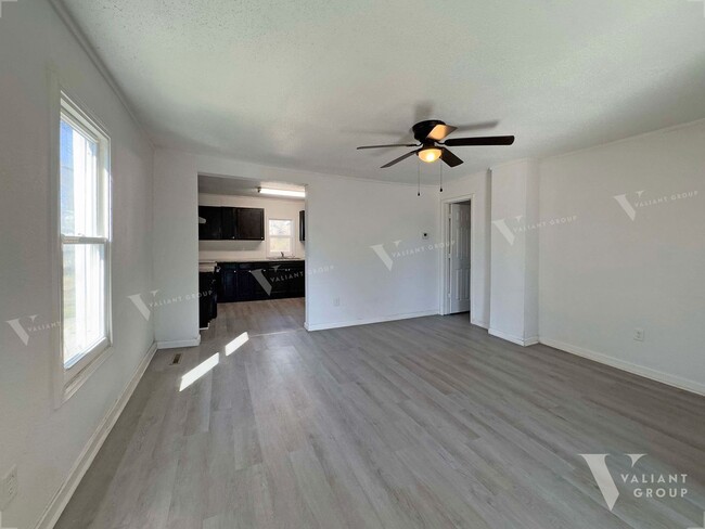 Building Photo - Spacious 4-Bedroom, 2-Bathroom Home in the...