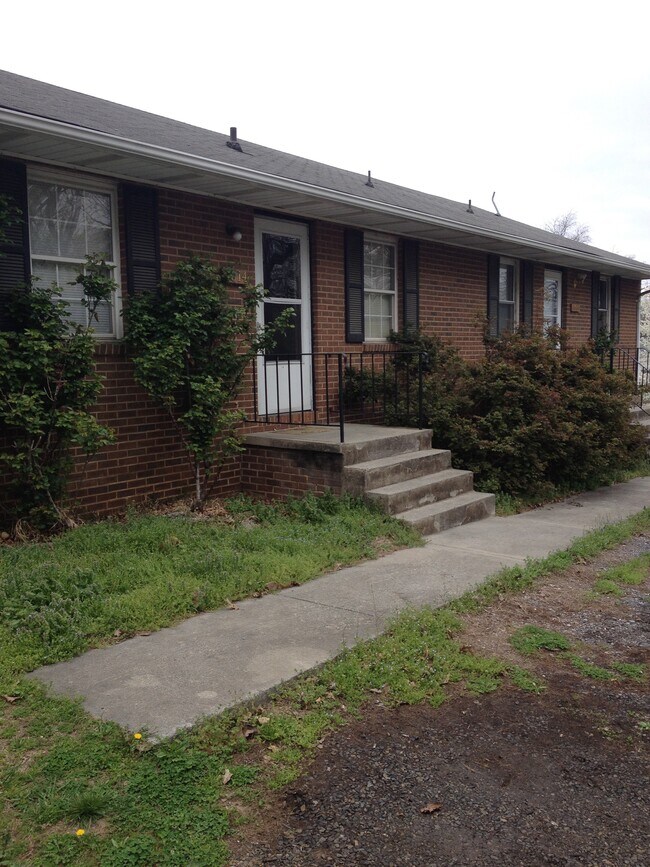 Building Photo - 1614 Keswick Ave NE