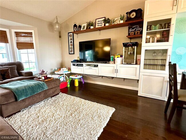 Foto del edificio - 2051 Brittany Ct