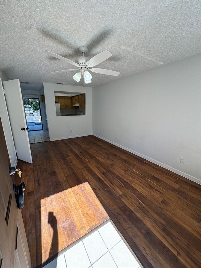 Foto del edificio - 1735 NE 14th St