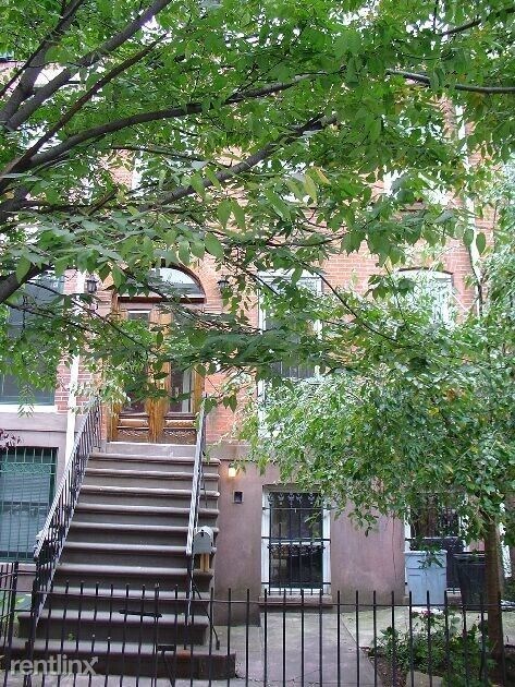 Building Photo - 28 Saint Marks Pl