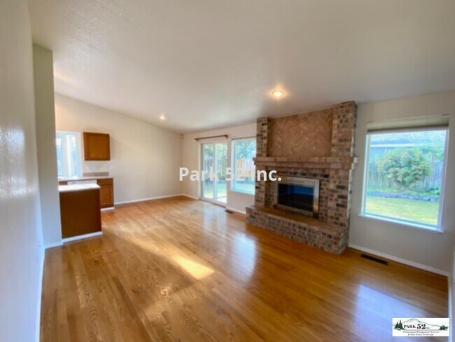 Foto del edificio - 3730 N Bristol St