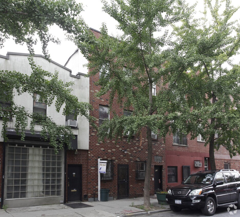 Foto principal - 424 Grand St