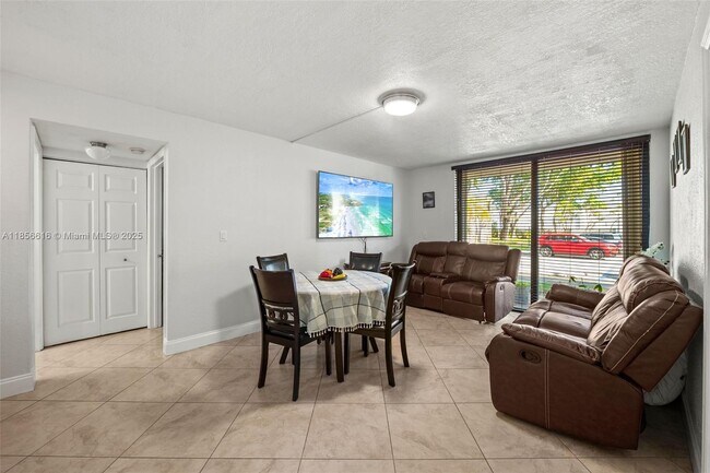 Foto del edificio - 3610 SW 114th Ave