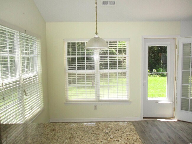 Foto del edificio - 4591 Hidden Creek Ln