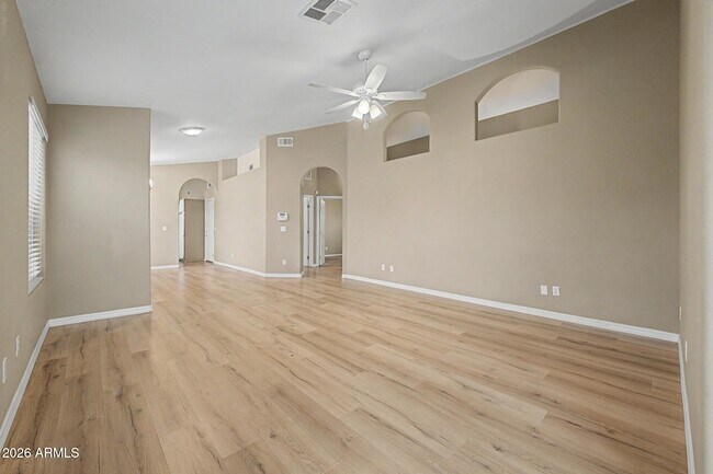 Foto del edificio - 19003 N 12th Dr