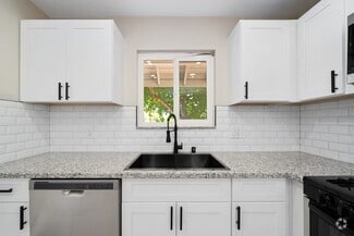 Building Photo - 3944 Apple Blossom Way