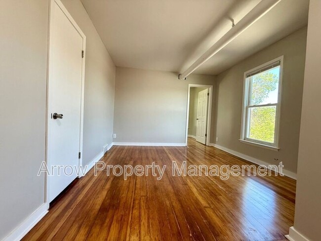 Building Photo - 120 S 28th St